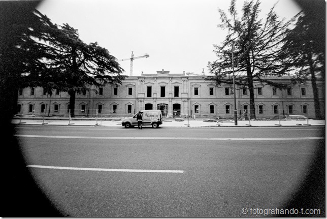 PhotoExif - Camera: EOS 300, Film: Kodak 400TX, Comment: