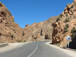 08 De Skoura a Tinerhir, pasando por las gargantas - Ruta de las mil kasbahs con niños (16)