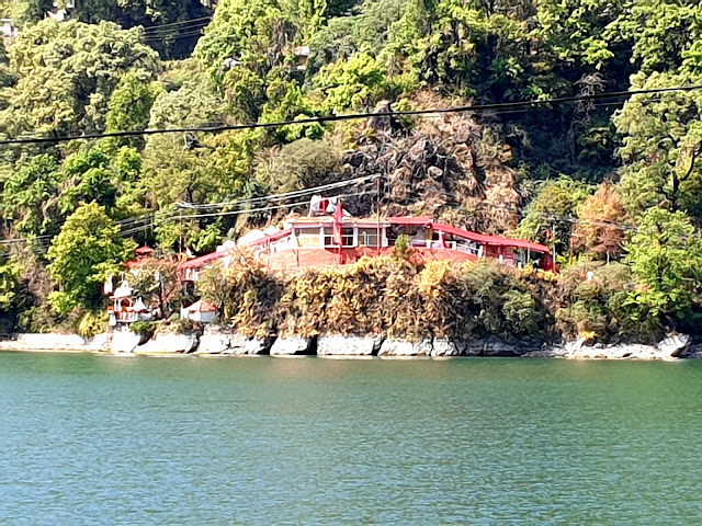 pashaan devi temple nainital