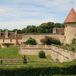 La tour saint-Nicolas XIVe et le manoir de Ninon XVIe