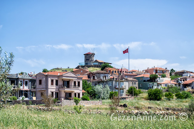 Cunda'da tepedeki Koç Müzesi