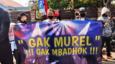 Demo Para Pekerja Malam Kota Surabaya 'Gak Murel Gak Mbadok'