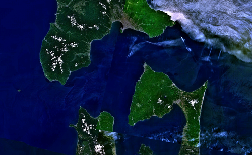 파일:external/upload.wikimedia.org/500px-Tsugaru_Strait_landsat_7.png