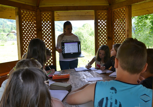 Escuela de español visitó a los "leoncitos"!