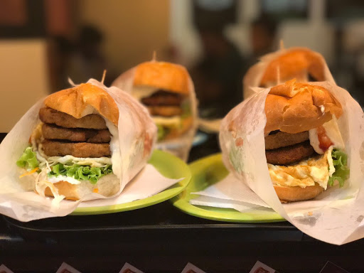 Burger Lounge, Mangalore-Thokkottu-Konaje Univarsity Rd, Deralakatte, Ullal, Karnataka 575022, India, Lounge, state KA