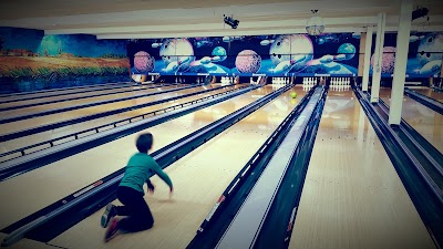 Photos of Bowling Le Carr&eacute; d&rsquo;As