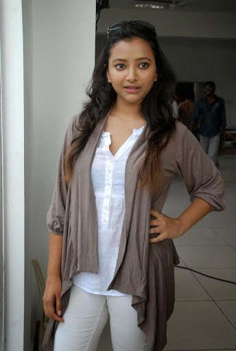 Shweta Basu Prasad Photos