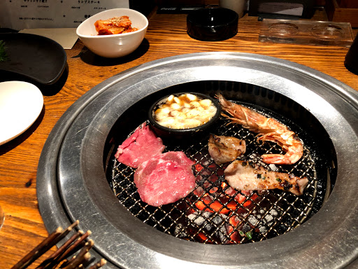 炭火ダイニングココロ 焼肉店