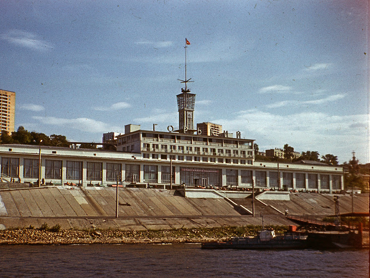 Город Горький 1975. Здание речного вокзала Нижний Новгород 1965 год. Комплекс Волга Горького. Детское речное в горьком.