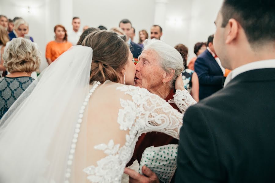 Fotógrafo de casamento Darya Dubrovskaya (bondinadaria). Foto de 11 de novembro 2017