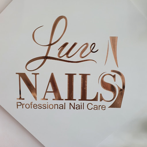 Luv Nails logo