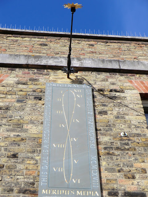 CIMG0219 Sundial, Old Royal Observatory