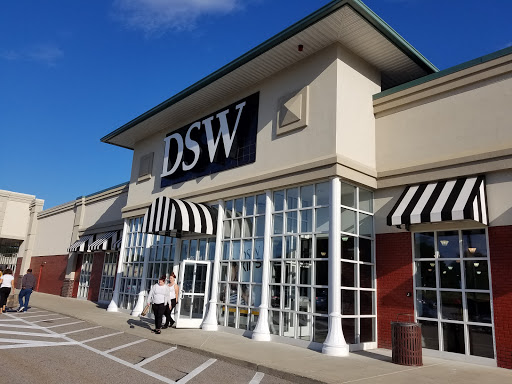 Shoe Store «DSW Designer Shoe Warehouse», reviews and photos, 1362 Park St, Stoughton, MA 02072, USA