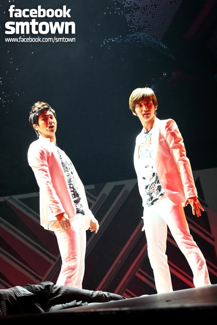 [Fotos] TVXQ SMTOWN Facebook  Hominsmtowntokio2