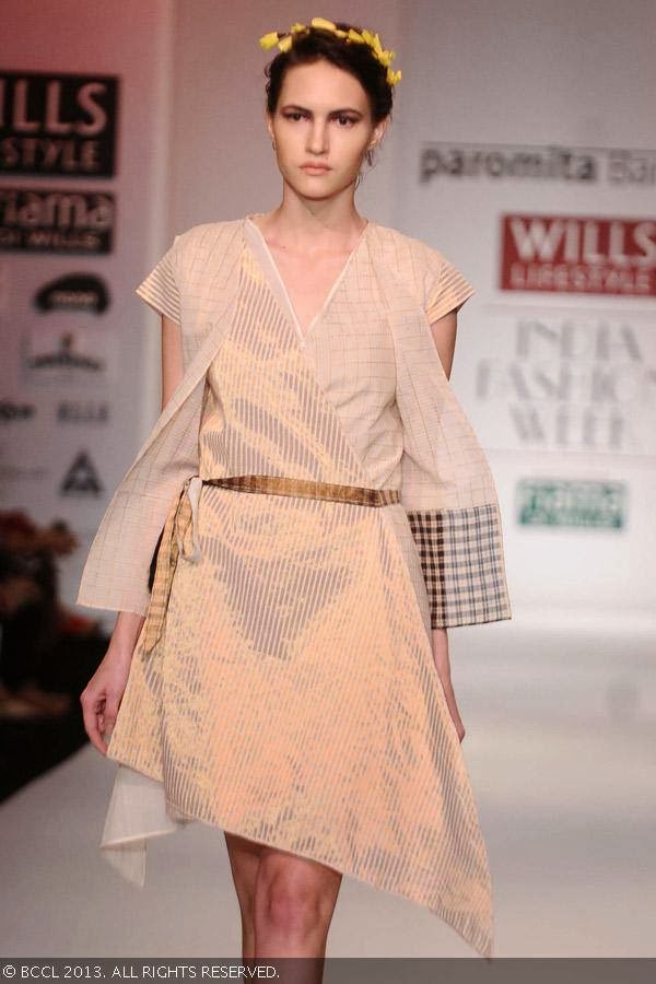 Katya walks the ramp for fashion designer Paromita Banerjee on Day 2 of the Wills Lifestyle India Fashion Week (WIFW) Spring/Summer 2014, held in Delhi.