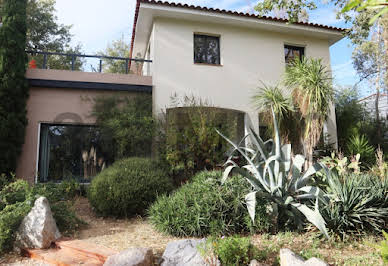 House with pool and terrace 10