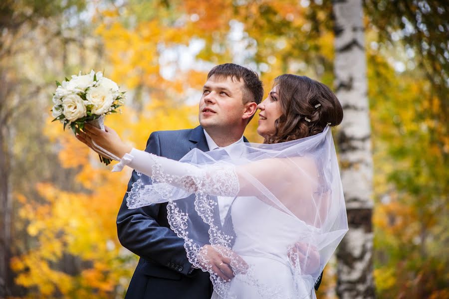 Fotógrafo de casamento Oleg Ulanov (olegg). Foto de 10 de janeiro 2016