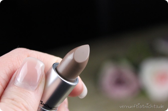 MAC ColorRocker ColourRocker LE Limited Edition Bunnybeams Evening Buzz Digging It Secret # Cold Hard Cash Gritty Girl Mud Wrestler Feeling Fizzy Lipstick Lippenstift Review Swatches Tragebilder 33