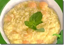 Risotto al melone con crumble di biscotti