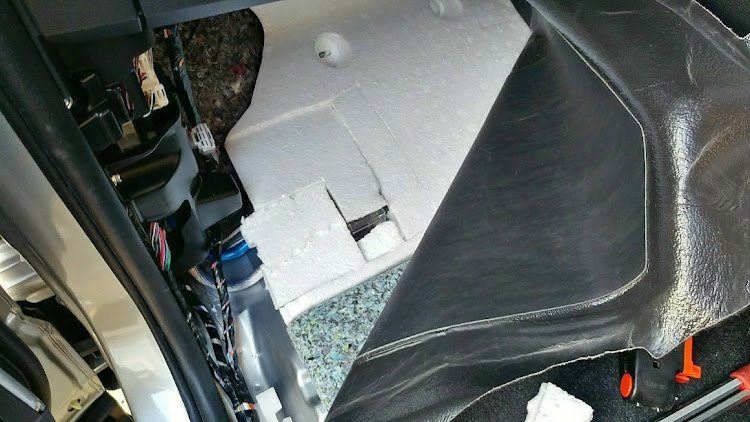 デリカD:5のバッテリー直結・バッ直電源・バッ直配線・バッ直配線車内引き込みに関するカスタム事例の投稿画像11枚目