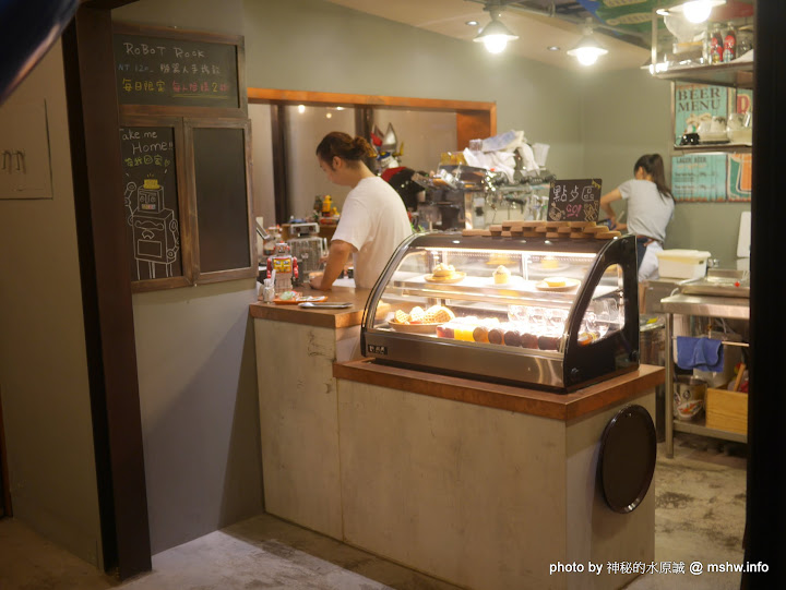 【食記】台中機器人餐廳?Robot Station 鐵皮駅飲食主題館@西區草悟道&經國大道 : 新裝潢新氣象,一同來享受美味的無國界創意料理 下午茶 區域 午餐 台中市 台式 披薩 晚餐 果汁 泰式 無國界 義式 西區 輕食 飲食/食記/吃吃喝喝 麵食類 