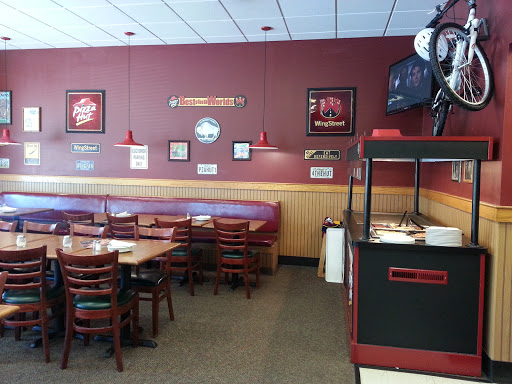 Pizza Restaurant «Pizza Hut», reviews and photos, 34210 Center Ridge Rd, North Ridgeville, OH 44039, USA