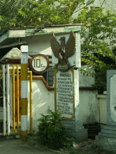 Gapura Pancasila Mojoarum