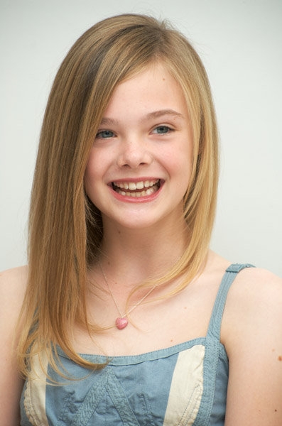 Elle Fanning Dp Profile Pictures