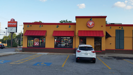 Chicken Restaurant «Popeyes Louisiana Kitchen», reviews and photos, 141 Daniel Webster Hwy, Nashua, NH 03062, USA