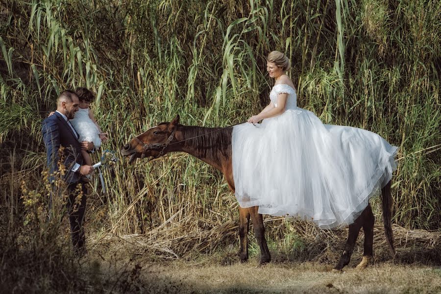 Svatební fotograf Yiannis Tepetsiklis (tepetsiklis). Fotografie z 10.října 2019