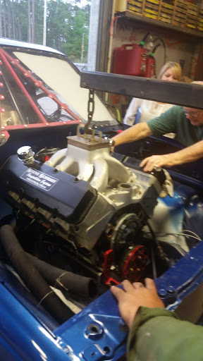 87 Garage Auto Repair Shop In Navarre