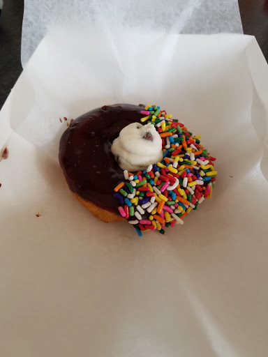 Donut Shop «Top That! Donuts», reviews and photos, 210 Ocean Ave, Point Pleasant Beach, NJ 08742, USA