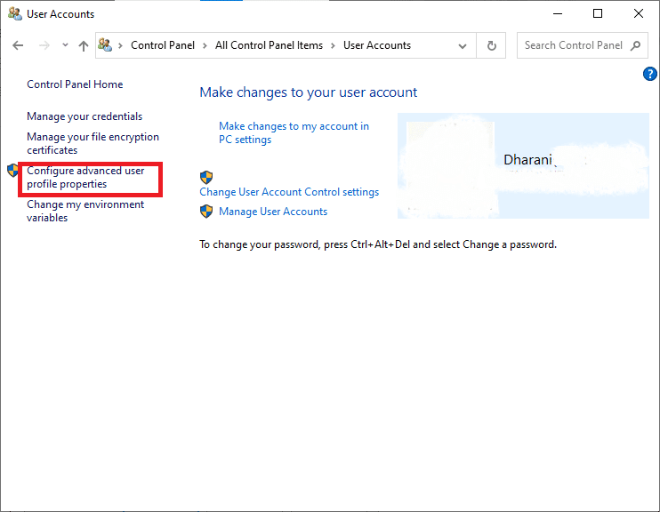 Ahora, vaya a Cuentas de usuario en el Panel de control y seleccione Configurar propiedades avanzadas de perfil de usuario.