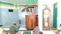 Bhabinkamtibmas Polsek Marioriwawo Gelar Safari Jumat di Masjid Miftahul Jannah Walimpong Desa Barae