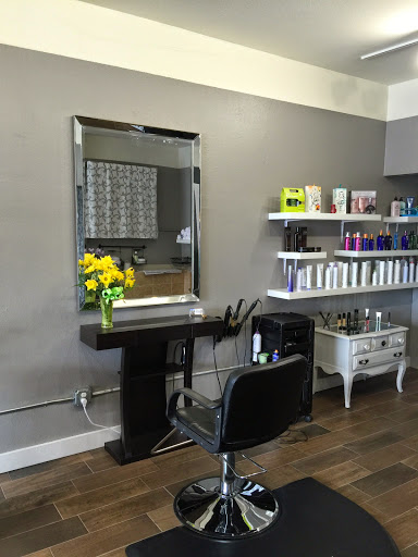 Salon Bella on 101