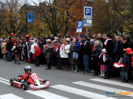 gokarty na paradzie dnia niepodległości