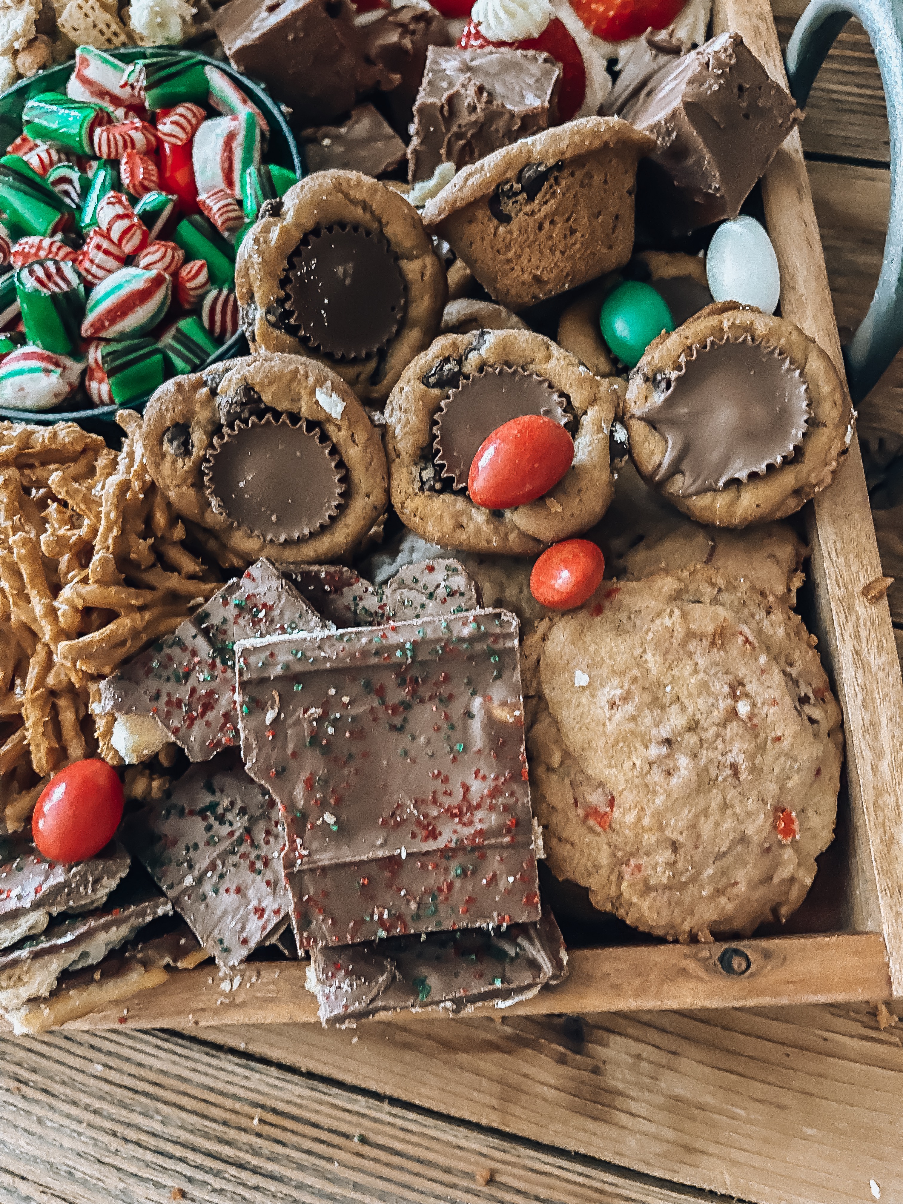 Christmas Baking Board + Ten Christmas Baking Ideas - Something Delightful Blog #christmasbaking #dessertboard #bakingideas #ChristmasSweets