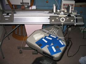 Singer 9000 Electronic Knitting Machine