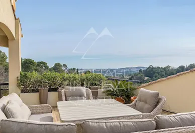 Appartement avec terrasse et piscine 5