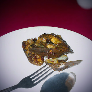 Curry Leaves and Spice Paste Clam