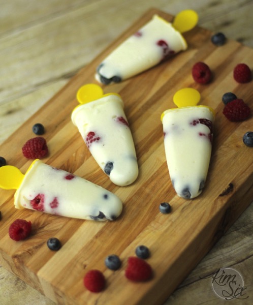 Raspberry blueberry yogurt popsicles