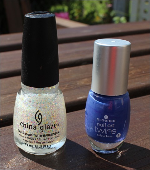 Nail Art Pool Party Blau Glitzer Wasser Sommer Nageldesign 02