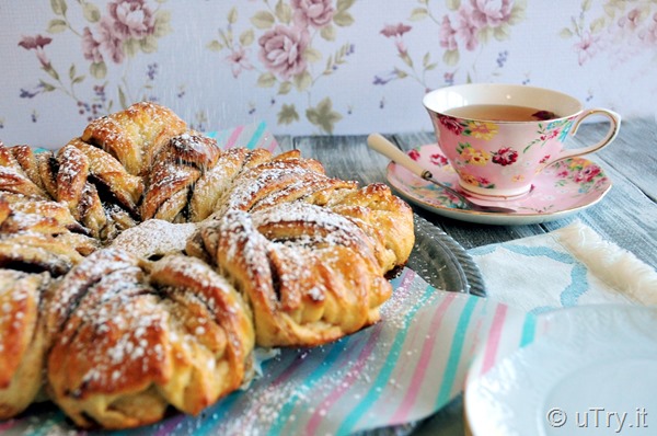 Cinnamon Pull-Apart Star Bread (Tang Zhong Method 湯種法)   http://uTry.it