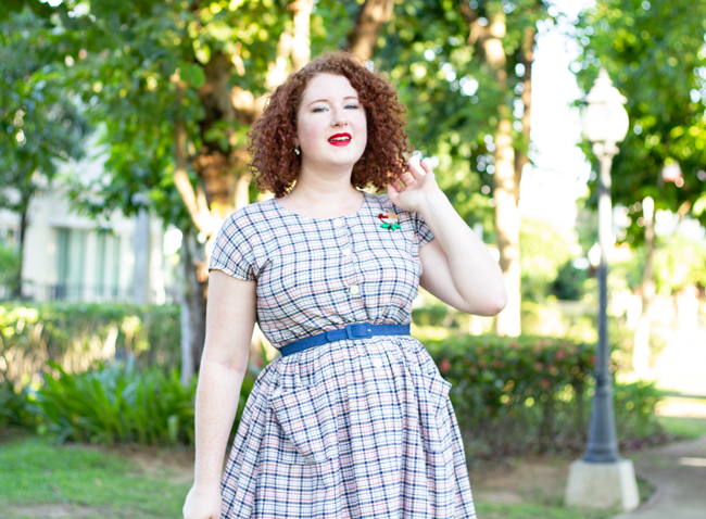 Causal vintage style with a sundress and a brooch | Lavender & Twill