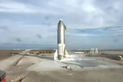 SpaceX Berhasil Daratkan Starship SN10 Namun Meledak