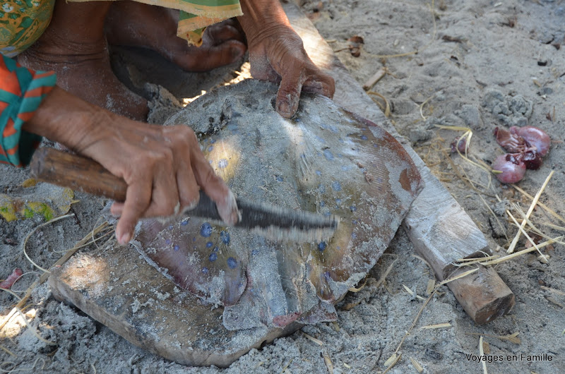 Selong Blanak - Fish Cleaning