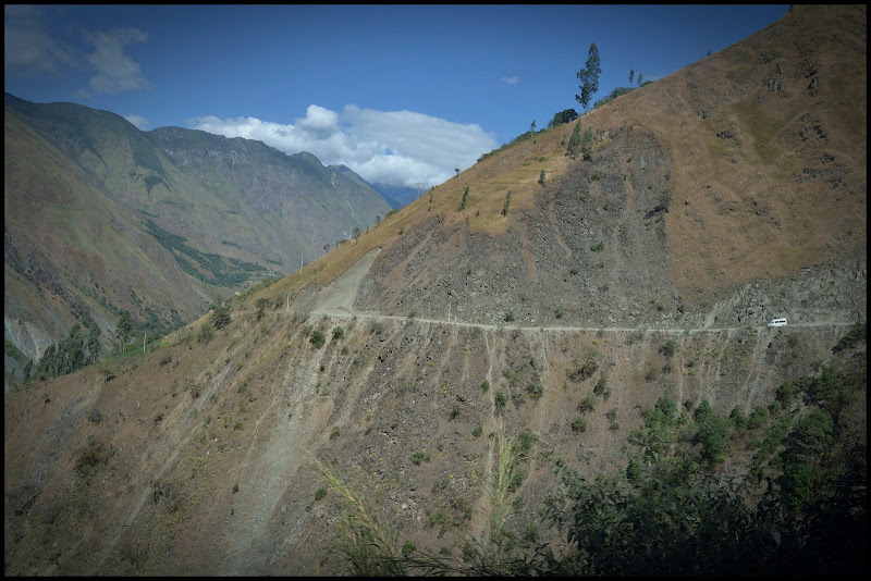 DE OLLANTA A AGUAS CALIENTES POR LA HIDROELÉCTRICA - MÁGICO Y ENIGMÁTICO PERÚ/2016. (13)