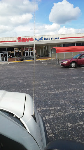 Grocery Store «Save-A-Lot», reviews and photos, 1117 E Commercial St, Springfield, MO 65803, USA