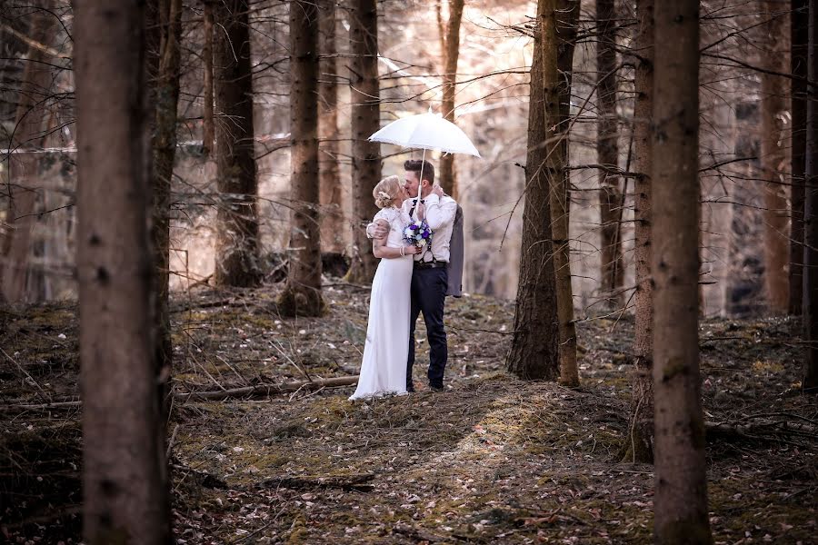 Fotógrafo de bodas Gigy Golez (nostra-foto). Foto del 13 de marzo 2020