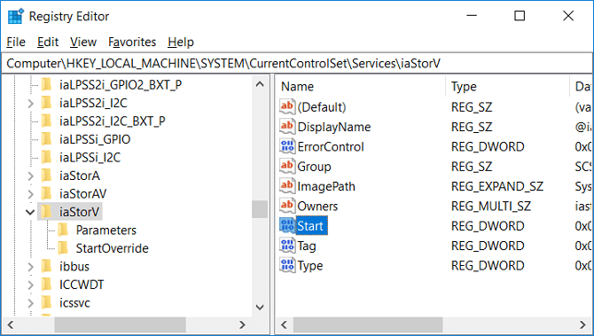 レジストリでiaStorVを選択し、StartDWORDをダブルクリックします。